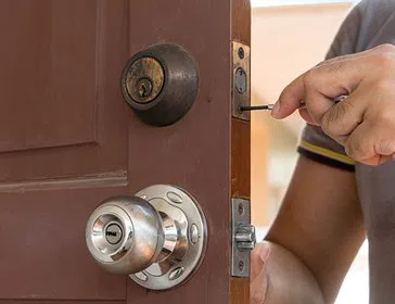 Gallery Locksmith Store St Louis, MO 314-513-0036 Gallery Locksmith Store St Louis, MO 314-513-0036 - 7-Lock-Installation